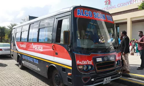 ലഹരി ഉപയോ​ഗിച്ച് വാഹനം ഓടിക്കുന്നവരെ നിമിഷങ്ങൾക്ക് അകം പൂട്ടാൻ ആൽകോ സ്കാൻ വാൻ എത്തി