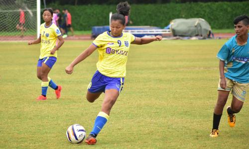 കേരള വുമണ്സ് ലീഗ്: ഡോണ് ബോസ്കോയെ തകര്ത്ത് ബ്ലാസ്റ്റേഴ്സ് ഒന്നാമത് കേരള വുമണ്സ് ലീഗ്: ഡോണ് ബോസ്കോയെ തകര്ത്ത് ബ്ലാസ്റ്റേഴ്സ് ഒന്നാമത്