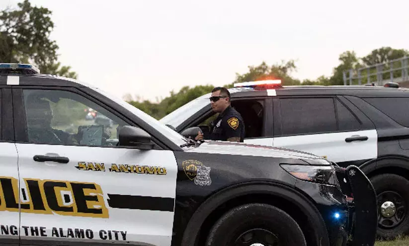 യു.എസിൽ കെട്ടിടത്തിനു തീയിട്ടു; പ്രാണരക്ഷാർഥം ഓടിയവർക്കുനേരെ അക്രമിയുടെ വെടിവെപ്പ്; നാലു മരണം യു.എസിൽ കെട്ടിടത്തിനു തീയിട്ടു; പ്രാണരക്ഷാർഥം ഓടിയവർക്കുനേരെ അക്രമിയുടെ വെടിവെപ്പ്; നാലു മരണം