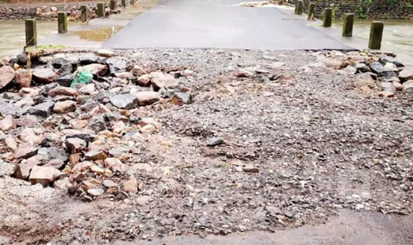 മഴ: കോട്ടയം കറുകച്ചാലിൽ മലവെള്ളപ്പാച്ചിൽ; പത്തനംതിട്ടയിൽ പലയിടത്തും വെള്ളക്കെട്ട്