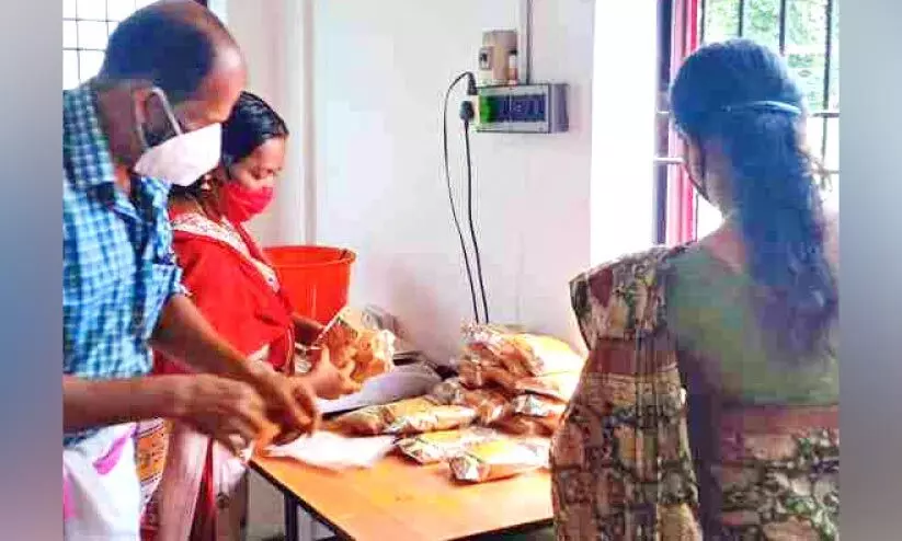 മലപ്പട്ടത്ത് മഞ്ഞൾ വസന്തം മലപ്പട്ടത്ത് മഞ്ഞൾ വസന്തം