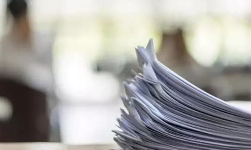 വിദ്യാർഥിനിയുടെ യൂനിഫോം അഴിപ്പിച്ച് വീട്ടിലേക്കയച്ച അധ്യാപിക അറസ്റ്റിൽ