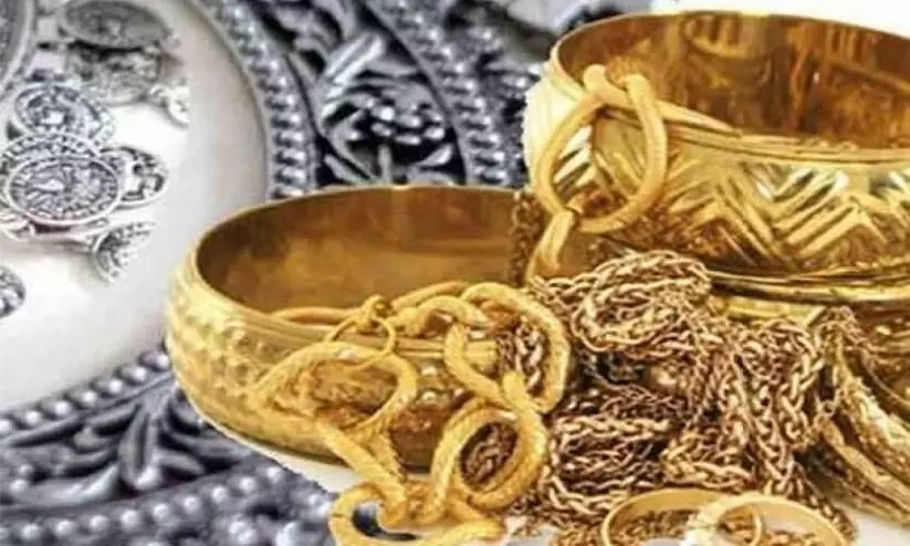 teenage girl stole gold and silver from her house