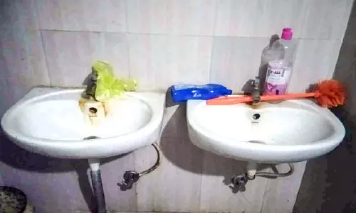 പ്രൈവറ്റ് ബസ്സ്റ്റാൻഡിൽ കയറണമെങ്കിൽ മൂക്കുപൊത്തണം പ്രൈവറ്റ് ബസ്സ്റ്റാൻഡിൽ കയറണമെങ്കിൽ മൂക്കുപൊത്തണം