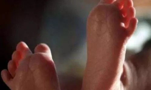 പിതാവ് പിന്നോട്ടെടുത്ത ഓട്ടോക്ക്​ അടിയിൽപെട്ട്​ കുഞ്ഞ് മരിച്ചു