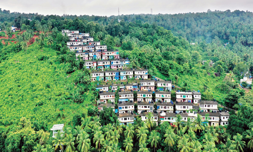 പാമ്പാട് ഫ്ലാറ്റിൽ അനർഹരുണ്ടോ? പരിശോധനക്ക് ഒരുങ്ങി നഗരസഭ