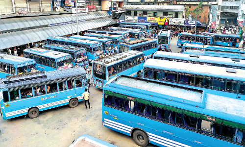 അസൗകര്യങ്ങളിൽ വീർപ്പുമുട്ടി വളാഞ്ചേരി ബസ് സ്റ്റാൻഡ്