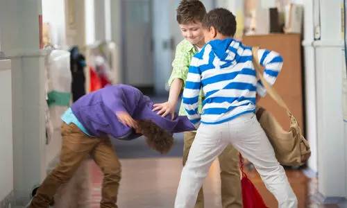 കുട്ടികൾ മറ്റുകുട്ടികളെ ഉപദ്രവിക്കാറുണ്ടോ? ശ്രദ്ധിക്കുക, അവരെ മാനസിക പ്രശ്നങ്ങൾ അലട്ടുന്നുണ്ടാകാം