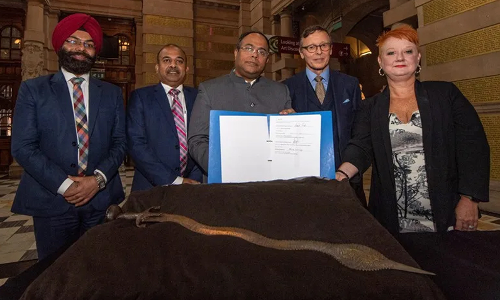 ഇന്ത്യയിൽ നിന്ന് കടത്തിയ ഏഴ് പുരാവസ്തുക്കൾ തിരികെ നൽകാമെന്ന് യു.കെ ഇന്ത്യയിൽ നിന്ന് കടത്തിയ ഏഴ് പുരാവസ്തുക്കൾ തിരികെ നൽകാമെന്ന് യു.കെ