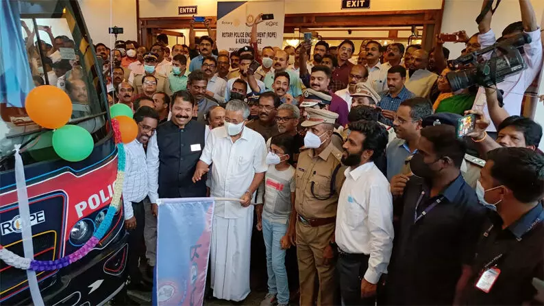 മയക്കുമരുന്ന് ഉപയോഗിച്ച് വാഹനമോടിച്ചാൽ കുടുങ്ങും; പരിശോധനാ സംവിധാനവുമായി പോലീസ് മയക്കുമരുന്ന് ഉപയോഗിച്ച് വാഹനമോടിച്ചാൽ കുടുങ്ങും; പരിശോധനാ സംവിധാനവുമായി പോലീസ്