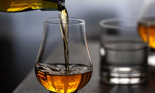 ഐ.ടി പാർക്കുകളിൽ മദ്യവിതരണം: ബാറുടമകൾക്ക് അനുമതിയില്ല ഐ.ടി പാർക്കുകളിൽ മദ്യവിതരണം: ബാറുടമകൾക്ക് അനുമതിയില്ല