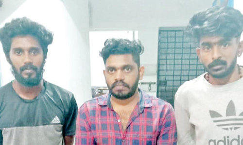 ഹഷീഷ് ഓയിലുമായി യുവാക്കൾ പിടിയിൽ ഹഷീഷ് ഓയിലുമായി യുവാക്കൾ പിടിയിൽ