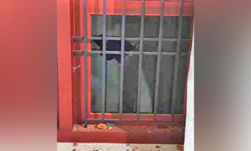 എസ്.എൻ.ഡി.പി പ്രവർത്തകന്റെ വീടിനുനേരെ ആക്രമണം എസ്.എൻ.ഡി.പി പ്രവർത്തകന്റെ വീടിനുനേരെ ആക്രമണം