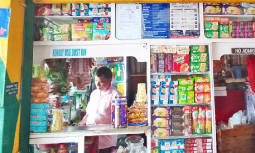 കഥ പറയാനുണ്ട്, ഈ ചായക്കടക്കും