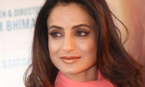 നടി അമീഷ പട്ടേലിനെതിരായ ക്രിമിനൽ നടപടികൾക്ക് സുപ്രീം കോടതി സ്റ്റേ