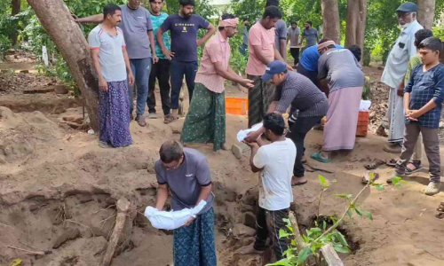 ദേശീയപാതക്ക് വേണ്ടി 314 ഖബറുകൾ പൊളിച്ചുമാറ്റി പാലപ്പെട്ടി ബദർപള്ളി കമ്മിറ്റി