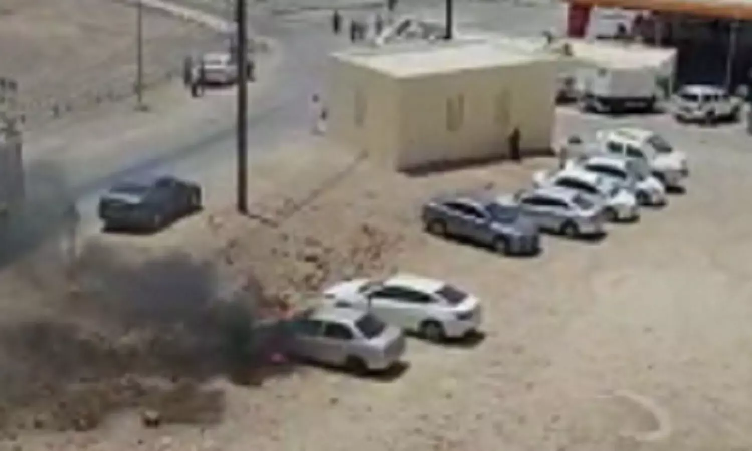 മസ്കത്ത്​ റൂവിയിൽ നിർത്തിയിട്ട കാറിന്​ തീപിടിച്ചു