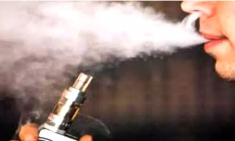 കൗമാരക്കാർക്ക് പുകയില ഉൽപന്നങ്ങൾ വിൽക്കുന്നതിന് കർശന വിലക്ക് കൗമാരക്കാർക്ക് പുകയില ഉൽപന്നങ്ങൾ വിൽക്കുന്നതിന് കർശന വിലക്ക്