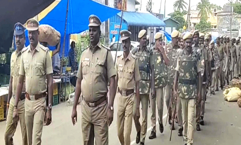 വിനായക ചതുർഥി ആഘോഷം; അതിർത്തിയിൽ മുൻകരുതൽ വിനായക ചതുർഥി ആഘോഷം; അതിർത്തിയിൽ മുൻകരുതൽ