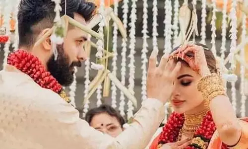 Nagin Actress  Mouni Roy Recommend everybody should get married