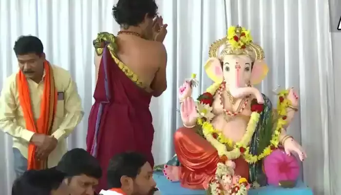 ഹുബ്ബള്ളിയിലെ ഈദ്ഗാഹ് മൈതാനത്ത് ഗണേശ വിഗ്രഹം സ്ഥാപിച്ചു; ഒരുക്കങ്ങൾ തകൃതി