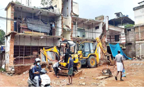 കെട്ടിടങ്ങൾ പൊളിക്കുന്നത് സുരക്ഷാ മാനദണ്ഡങ്ങളില്ലാതെ കെട്ടിടങ്ങൾ പൊളിക്കുന്നത് സുരക്ഷാ മാനദണ്ഡങ്ങളില്ലാതെ