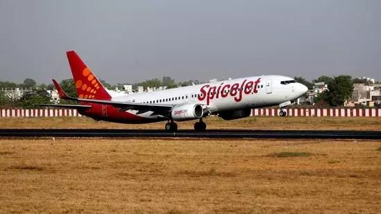 ഓട്ടോ പൈലറ്റ് തകരാർ: നാസിക്കിലേക്കുള്ള വിമാനം ഡൽഹിയിൽ തിരിച്ചിറക്കി ഓട്ടോ പൈലറ്റ് തകരാർ: നാസിക്കിലേക്കുള്ള വിമാനം ഡൽഹിയിൽ തിരിച്ചിറക്കി