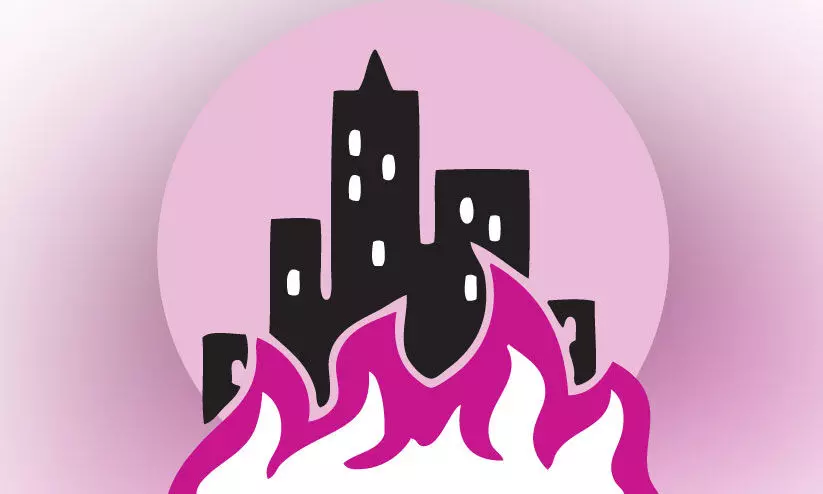 ആശുപത്രിക്ക് തീവെച്ച സംഭവം; ഗൂഢാലോചന പൊലീസ് അന്വേഷിക്കുന്നില്ലെന്ന് ആക്ഷേപം