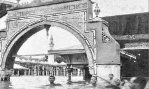 മക്കയിൽ 80 വർഷം മുമ്പുണ്ടായ വെള്ളപ്പൊക്കത്തിന്റെ അപൂർവ ചിത്രം പുറത്ത്