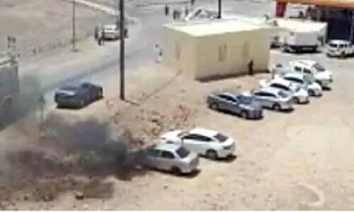 മസ്കത്ത് റൂവിയിൽ നിർത്തിയിട്ട കാറിന് തീപിടിച്ചു