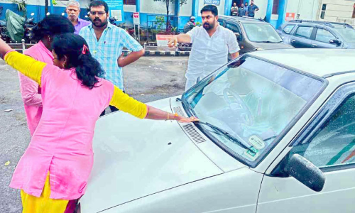 ആലുവ റെയിൽവേ സ്റ്റേഷനിൽ പാർക്കിങ് കൊള്ള