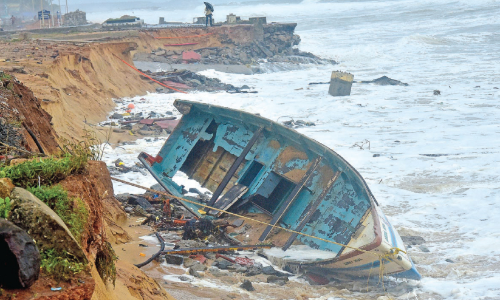 ആർക്കുവേണ്ടിയാണ് ഈ റിപ്പോർട്ടുകൾ ഒളിപ്പിച്ചുവെക്കുന്നത്?