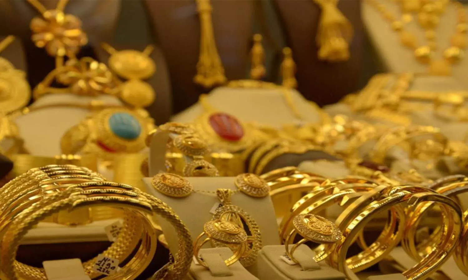 38 ലക്ഷത്തിന്റെ സ്വര്‍ണവുമായി കാസര്‍കോട് സ്വദേശി പിടിയില്‍