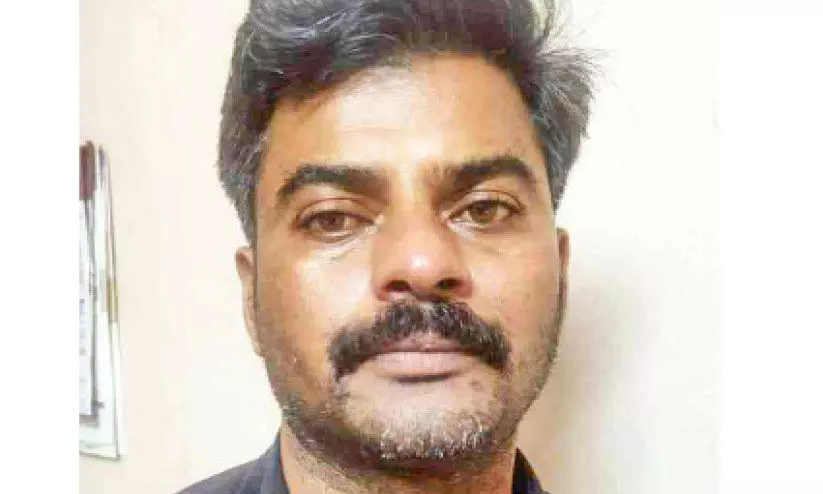 ധനകാര്യ സ്ഥാപനങ്ങളിൽനിന്ന് വായ്പക്ക് വ്യാജരേഖ നിർമിച്ചുനൽകുന്ന സംഘാംഗം അറസ്റ്റിൽ ധനകാര്യ സ്ഥാപനങ്ങളിൽനിന്ന് വായ്പക്ക് വ്യാജരേഖ നിർമിച്ചുനൽകുന്ന സംഘാംഗം അറസ്റ്റിൽ