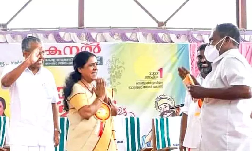 കരീമിക്ക ആദരവ് ഏറ്റുവാങ്ങി; അഭിവാദ്യം നൽകി മുഖ്യമന്ത്രി കരീമിക്ക ആദരവ് ഏറ്റുവാങ്ങി; അഭിവാദ്യം നൽകി മുഖ്യമന്ത്രി