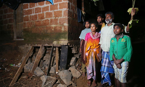 ആദിവാസികൾക്ക് പട്ടയം നൽകുന്നതിൽ വീഴ്ചവരുത്തിയ തഹസിൽദാരെ തിരിച്ചെടുത്തു