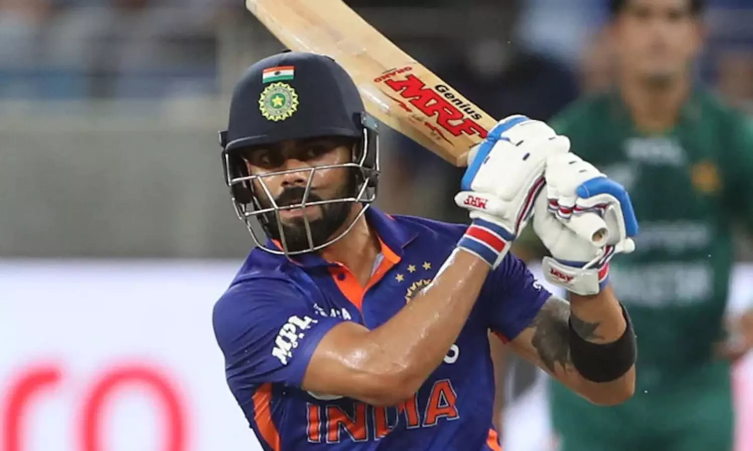 തകർത്തടിച്ച് കോഹ്‍ലി; പാകിസ്താന് 182 റൺസ് വിജയലക്ഷ്യം