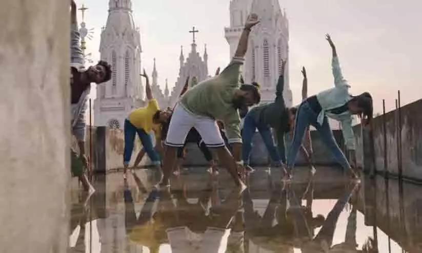 ShineTom Chacko and Balu Varghese Vichithram Movie Street Academics song went viral ShineTom Chacko and Balu Varghese Vichithram Movie Street Academics song went viral