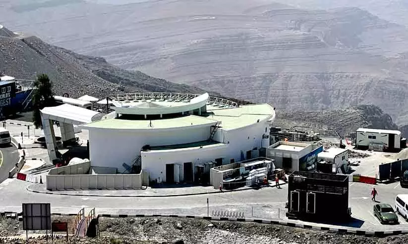 വീണ്ടും തുറക്കുന്നു, ഉയരങ്ങളിലെ ഭക്ഷണശാല