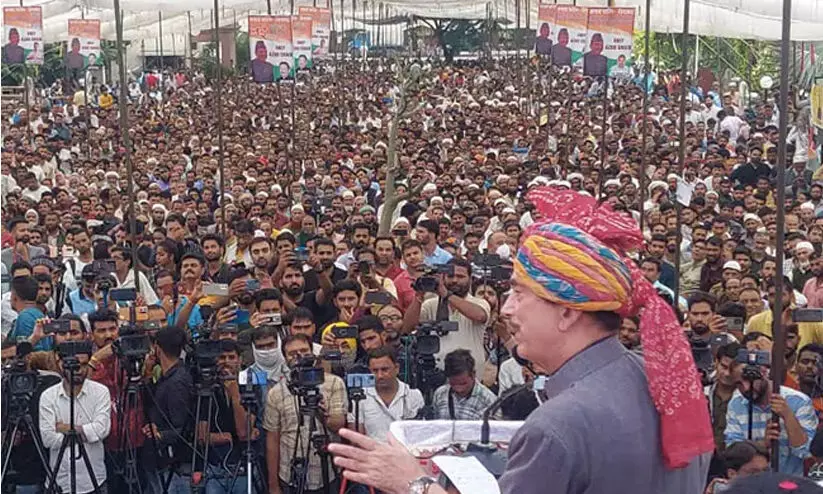 കമ്പ്യൂട്ടറും ട്വിറ്ററും ഉപയോഗിച്ചല്ല; കോണ്‍ഗ്രസ് പടുത്തുയർത്തിയത് ഞാനടക്കമുള്ളവരുടെ രക്തം കൊണ്ട് -ഗുലാംനബി ആസാദ്