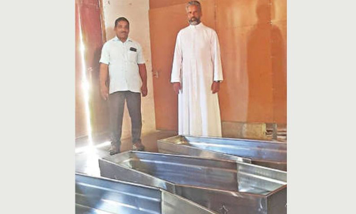 മൃതദേഹങ്ങൾ മണ്ണോട് ചേരുന്നില്ല; സംസ്ഥാനത്ത് ആദ്യമായി ശവപ്പെട്ടി ഒഴിവാക്കി അർത്തുങ്കൽ സെന്റ് ജോർജ് പള്ളി