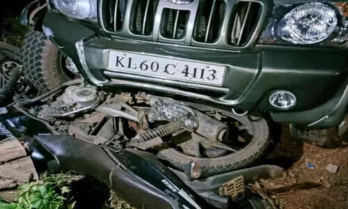 ജീപ്പ് ബൈക്കിലിടിച്ചു; രണ്ടുപേർക്ക് പരിക്ക്