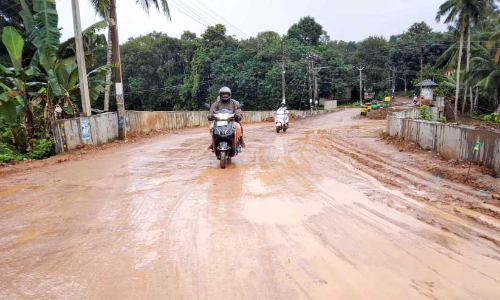 കുളനട-രാമഞ്ചിറ റോഡ് നിർമാണം ഇഴയുന്നു