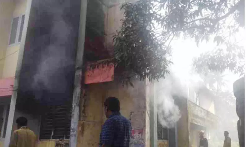 മടവൂർ ഗ്രാമപഞ്ചായത്തിലെ അജൈവ മാലിന്യം സൂക്ഷിച്ചിടത്ത് വീണ്ടും തീപിടിത്തം മടവൂർ ഗ്രാമപഞ്ചായത്തിലെ അജൈവ മാലിന്യം സൂക്ഷിച്ചിടത്ത് വീണ്ടും തീപിടിത്തം