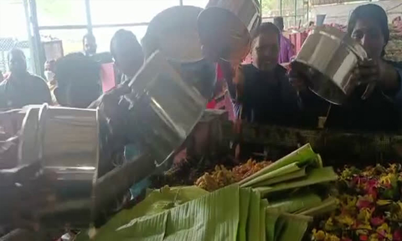 ഭക്ഷണം മാലിന്യത്തിൽ വലിച്ചെറിഞ്ഞ ജീവനക്കാർക്ക് എതിരെ കർശന നടപടി ഭക്ഷണം മാലിന്യത്തിൽ വലിച്ചെറിഞ്ഞ ജീവനക്കാർക്ക് എതിരെ കർശന നടപടി