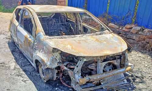 ഓടിക്കൊണ്ടിരുന്ന കാർ കത്തിനശിച്ചു