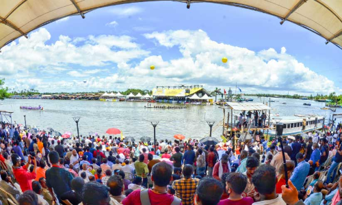 മത്സരം തീപാറി; ആവേശം അണപൊട്ടി