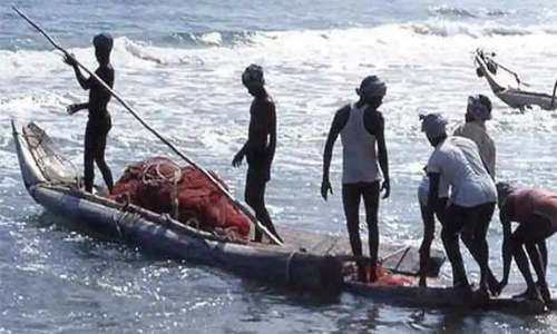 ആഴക്കടൽ മേഖലയെ വീണ്ടും കുത്തകകൾക്ക് തീറെഴുതാനുള്ള കേന്ദ്രസർക്കാർ നീക്കത്തിനെതിരെ മൽസ്യ തൊളിലാളികൾ