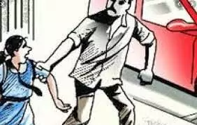 പെൺകുട്ടികളെ തട്ടിക്കൊണ്ട് പോകാൻ ശ്രമിച്ചെന്ന്; ഓട്ടോഡ്രൈവറെ നാട്ടുകാർ പിടികൂടി