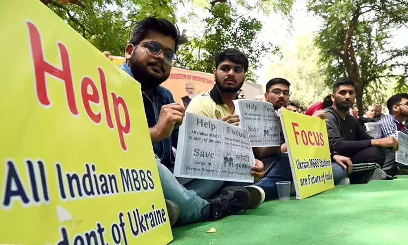 വിദേശ മെഡിക്കൽ വിദ്യാർഥികളുടെ തുടർപഠനം: ബദൽ സംവിധാനം ഒരുക്കിയതായി മന്ത്രി വിദേശ മെഡിക്കൽ വിദ്യാർഥികളുടെ തുടർപഠനം: ബദൽ സംവിധാനം ഒരുക്കിയതായി മന്ത്രി